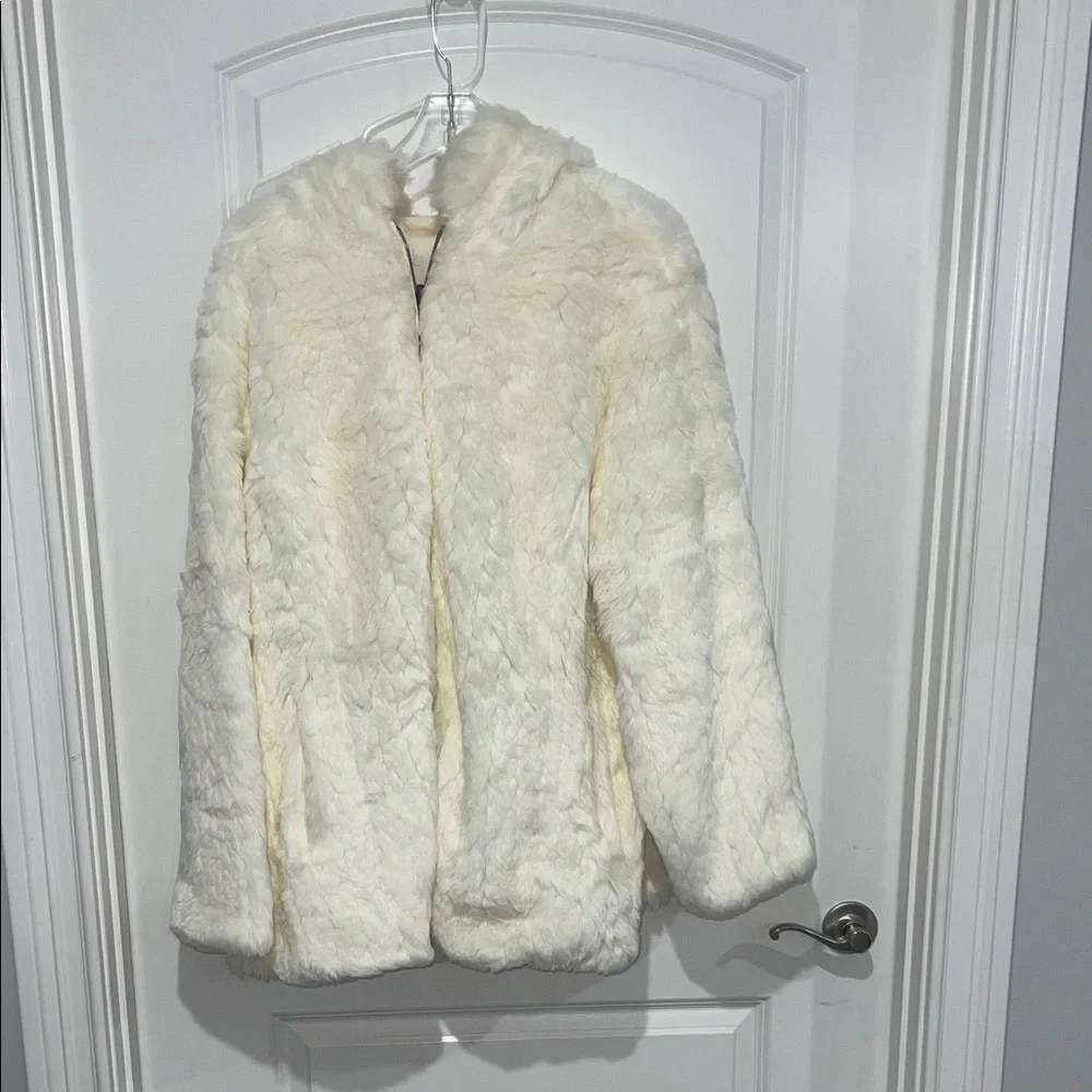 Women’s heavy faux fur cream dress coat - Picture 1 of 3